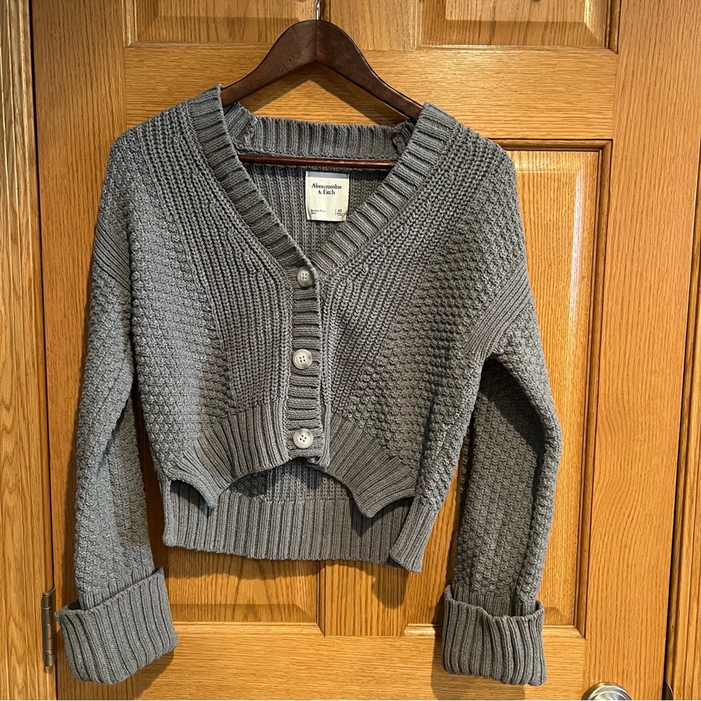 Abercrombie and Fitch Gray Knit Crop Cardigan Sweater